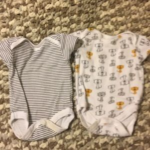 O-3 month onesies